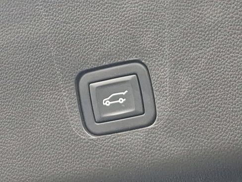 Certified 2023 Chevrolet Traverse RS w/ LPO, Floor Liner Package AWD/4WD image 32