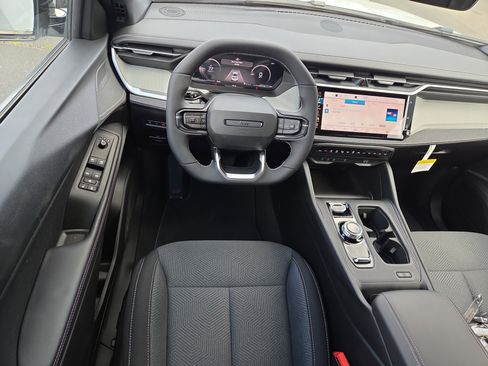 New 2026 Jeep Cherokee Laredo image 7