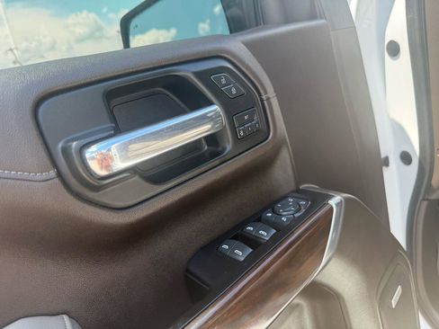 Used 2019 GMC Sierra 1500 SLT w/ SLT Premium Plus Package AWD/4WD image 16