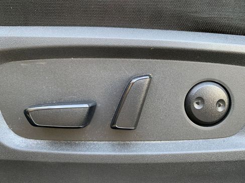 Used 2025 Nissan Pathfinder SV image 25