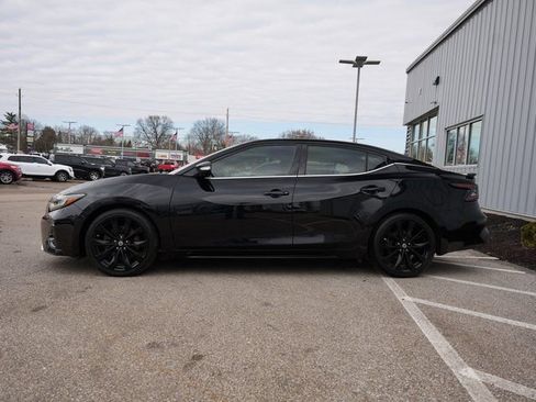 Used 2019 Nissan Maxima SR w/ Premium Package image 4