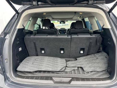 Used 2024 Subaru Ascent Limited w/ Technology Package image 11