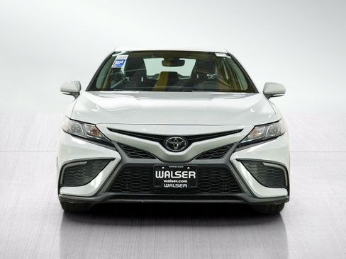 Used 2022 Toyota Camry SE FWD image 8