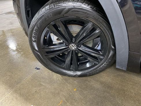 Used 2023 Volkswagen Atlas Cross Sport SEL R-Line image 40