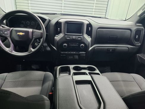 Used 2021 Chevrolet Silverado 1500 Custom image 2