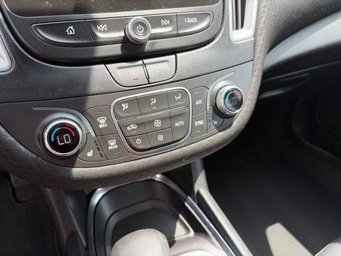 Used 2024 Chevrolet Malibu LT FWD image 23