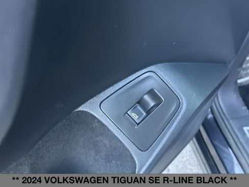 Used 2024 Volkswagen Tiguan SE R-Line image 22