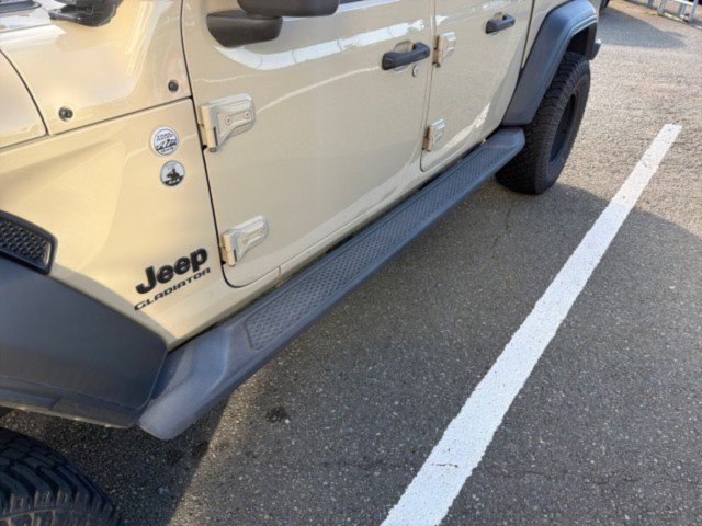 Used 2020 Jeep Gladiator Sport w/ Quick Order Package 24S AWD/4WD image 12