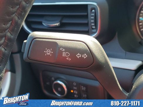 Used 2023 Ford Explorer XLT w/ Equipment Group 202A AWD/4WD image 19