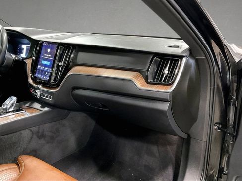 Used 2022 Volvo XC60 B5 Inscription w/ Climate Package AWD/4WD image 26