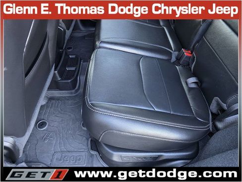 Used 2022 Jeep Wrangler Unlimited Sahara image 28