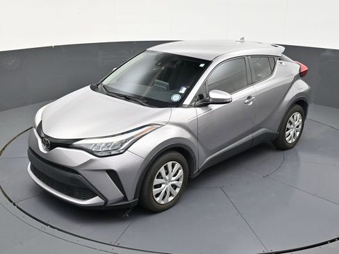 Used 2020 Toyota C-HR LE FWD image 12