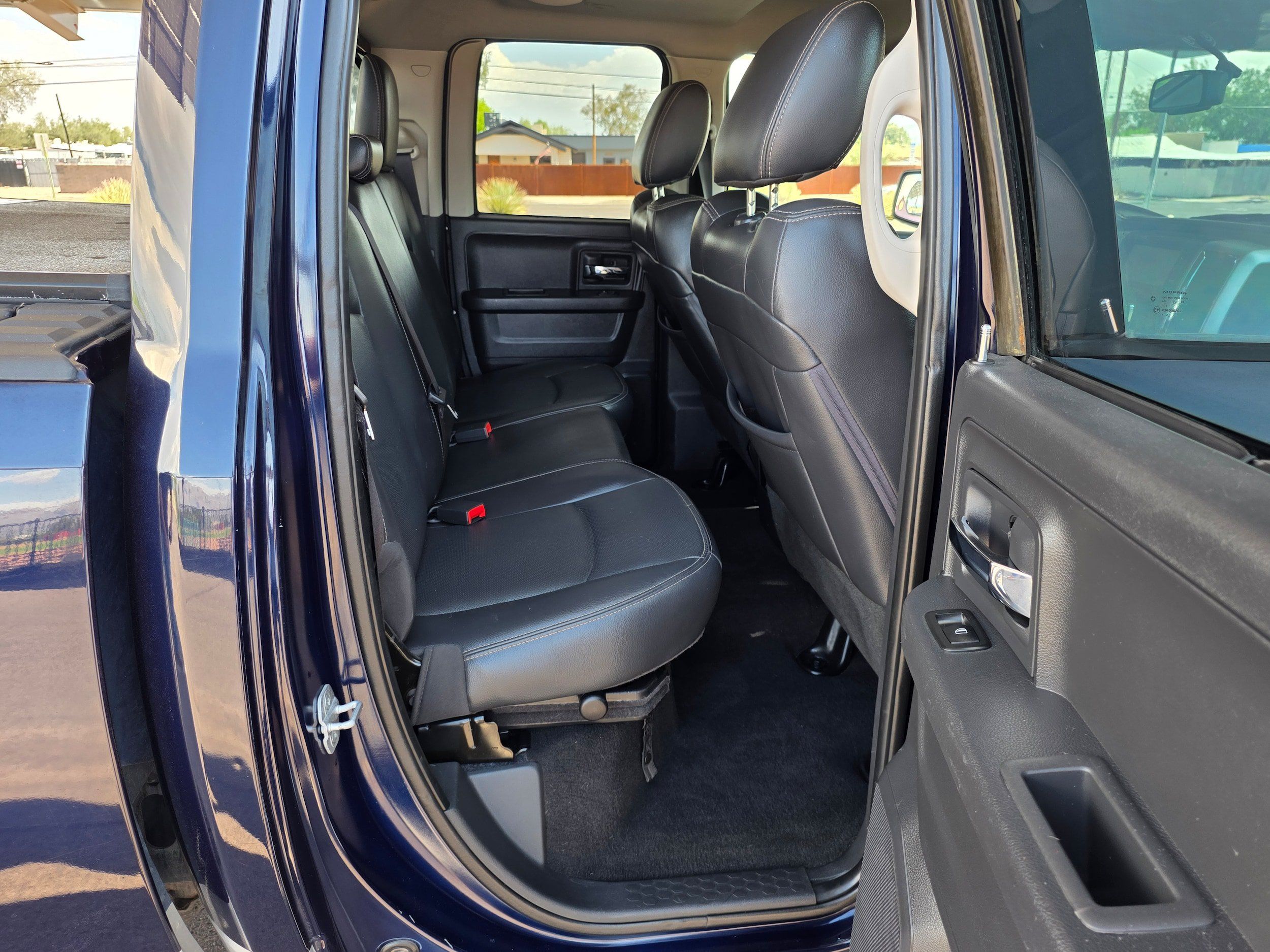 Used 2012 RAM 1500 Laramie AWD/4WD image 23