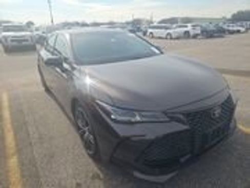 Used 2019 Toyota Avalon Touring image 1