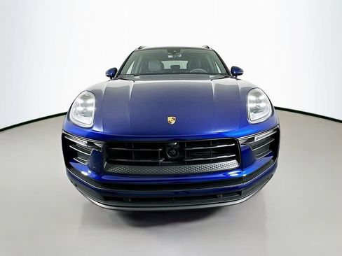 Certified 2025 Porsche Macan AWD/4WD image 6