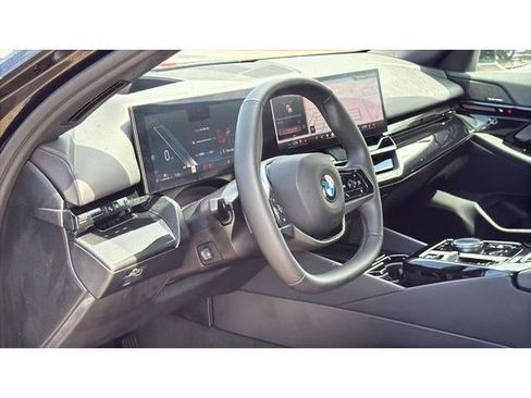 Used 2026 BMW 530i RWD image 10