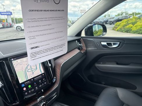 Certified 2024 Volvo XC60 B5 Plus AWD/4WD image 27