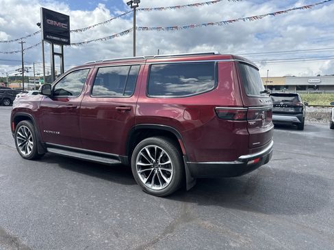Used 2022 Jeep Wagoneer Series II w/ Premium Group I AWD/4WD image 12