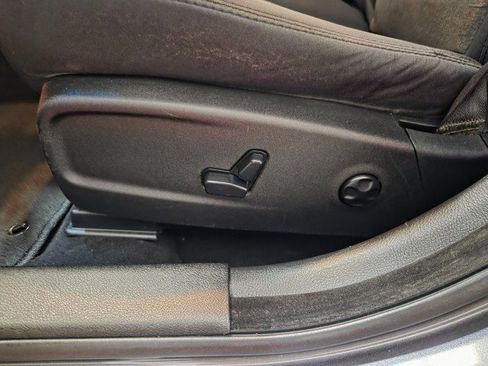 Used 2019 Chrysler 300 Touring w/ Sport Appearance Package image 80