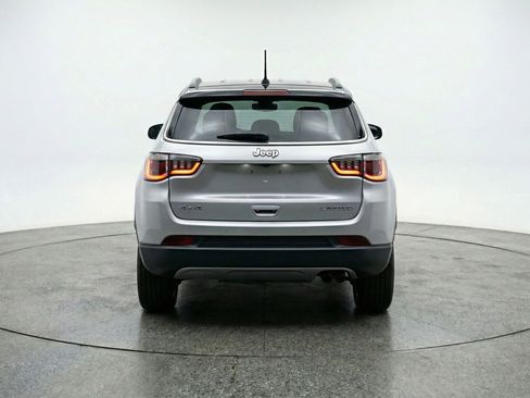 Used 2025 Jeep Compass Trailhawk image 7