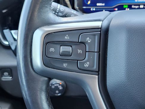 Used 2022 Chevrolet Silverado 1500 LT w/ Z71 Off-Road Package AWD/4WD image 18