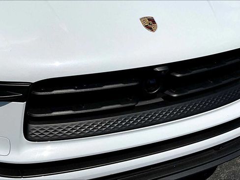 Used 2025 Porsche Macan image 57