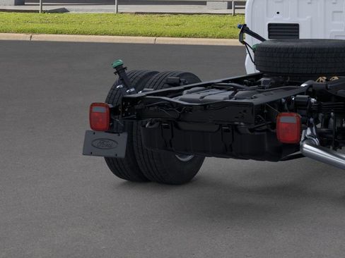 New 2026 Ford F350 XL w/ XL Chrome Package image 21