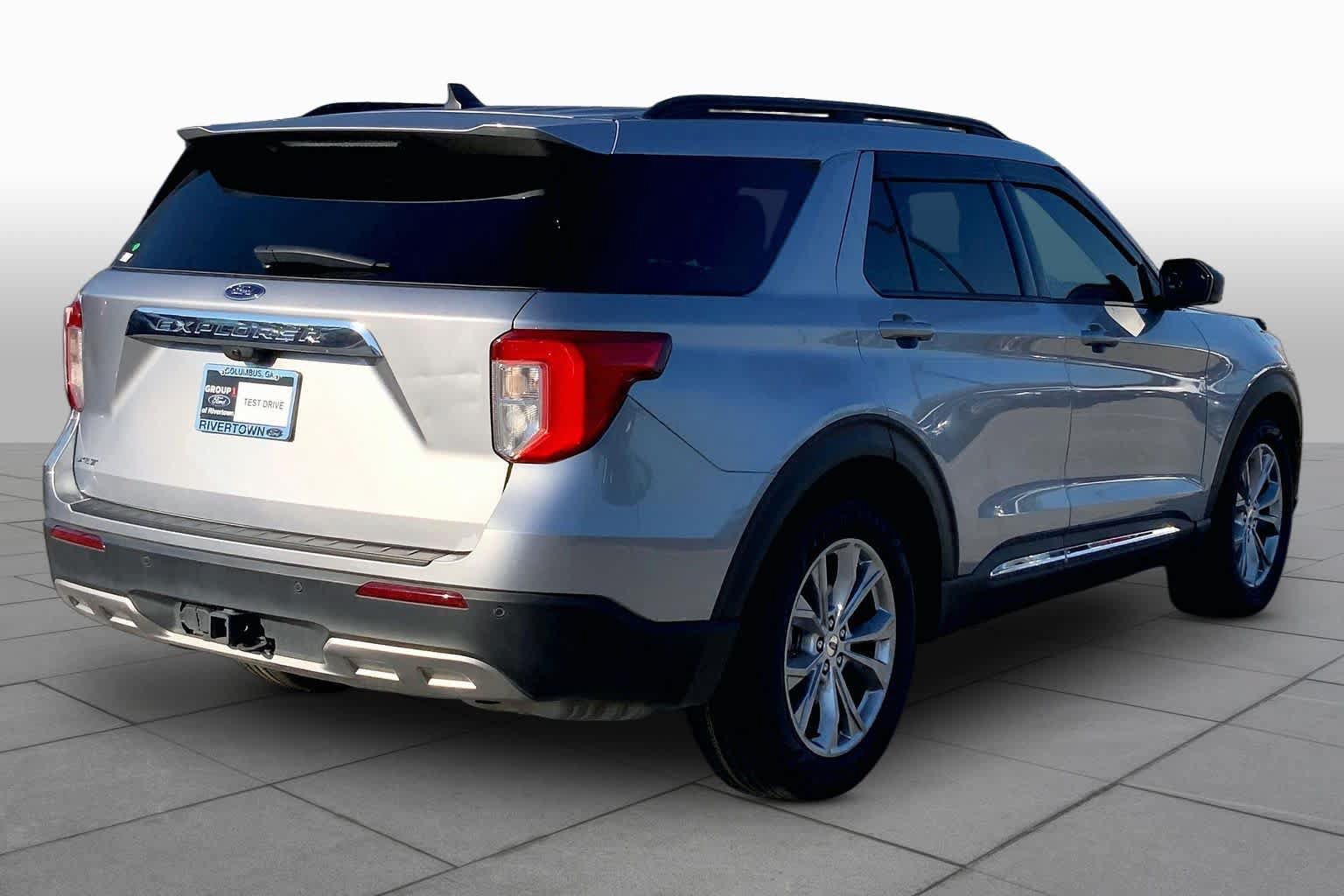 Certified 2022 Ford Explorer XLT w/ Equipment Group 202A RWD image 12