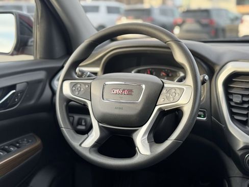 Used 2023 GMC Acadia SLE w/ Driver Convenience Package image 14