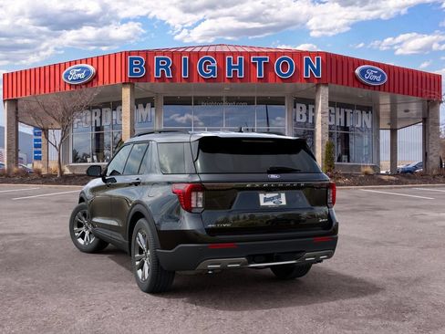 Used 2027 Ford Explorer Active w/ Active Comfort Package AWD/4WD image 2