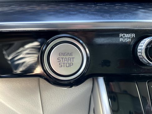 Used 2024 Kia Carnival SX Prestige image 18