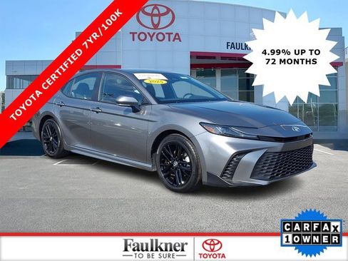 Certified 2025 Toyota Camry SE FWD image 1