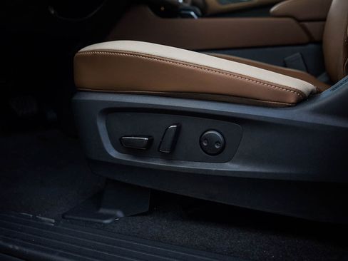 New 2026 Nissan Pathfinder Platinum AWD/4WD image 21