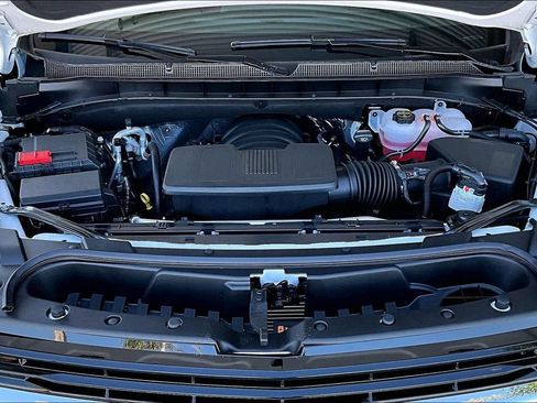 New 2026 Chevrolet Suburban LS RWD image 9