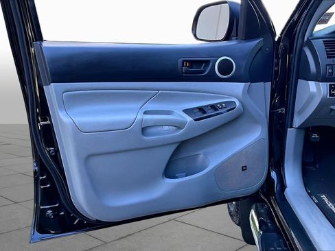 Used 2013 Toyota Tacoma 4x4 Double Cab w/ Limited Pkg image 22