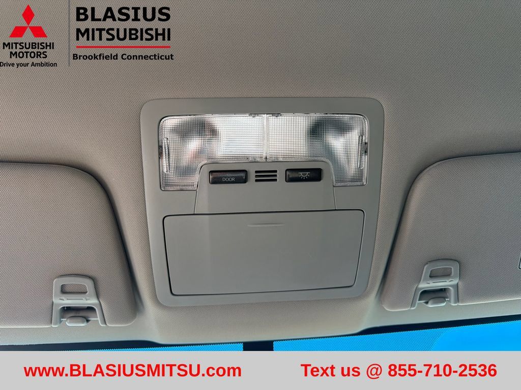 Used 2013 Toyota Avalon XLE FWD image 31