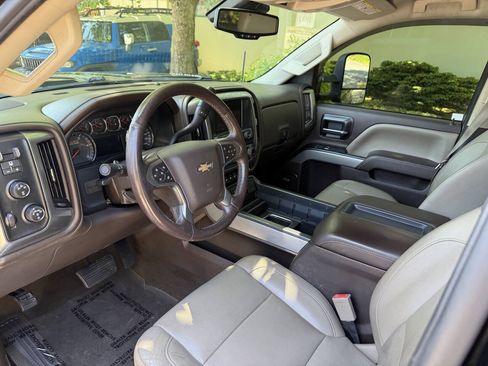 Used 2015 Chevrolet Silverado 2500 LTZ AWD/4WD image 9