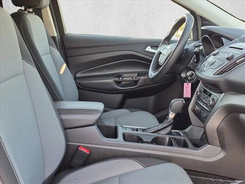 Used 2017 Ford Escape SE FWD image 21