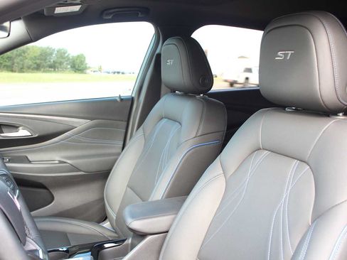 Used 2025 Buick Envista Sport Touring w/ Convenience I Package FWD image 26