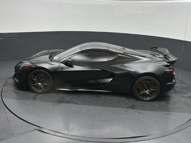 Used 2024 Chevrolet Corvette Z06 RWD image 45