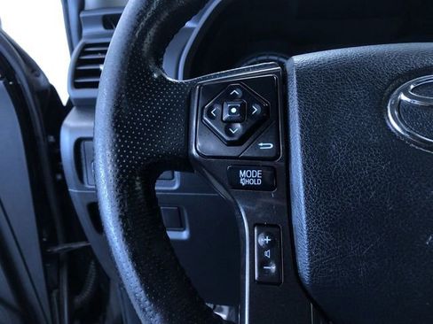 Used 2017 Toyota 4Runner TRD Off-Road Premium image 28