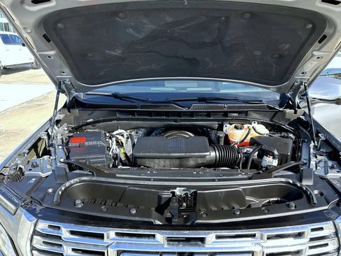 Used 2025 GMC Yukon XL Denali AWD/4WD image 26