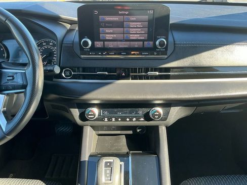 Used 2022 Mitsubishi Outlander ES image 20