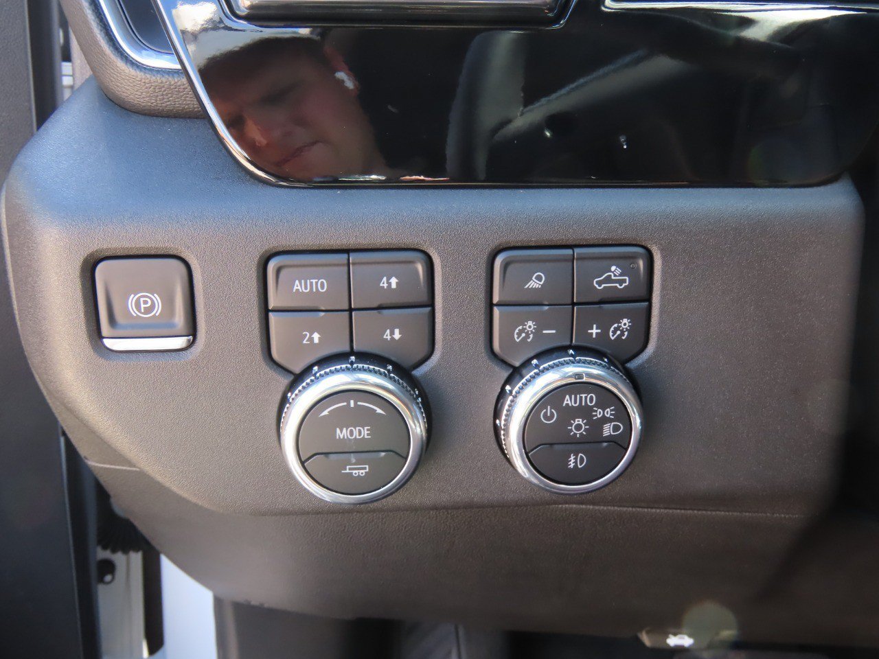 Used 2025 GMC Sierra 1500 SLT w/ SLT Premium Package AWD/4WD image 25