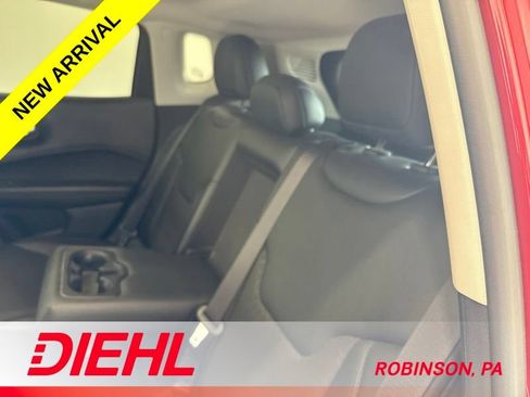 Certified 2021 Jeep Compass Latitude w/ Sun and Sound Group AWD/4WD image 16
