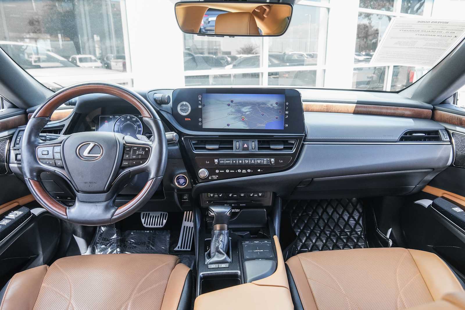Used 2022 Lexus ES 300h Ultra Luxury w/ Accessory Package 2 FWD image 25