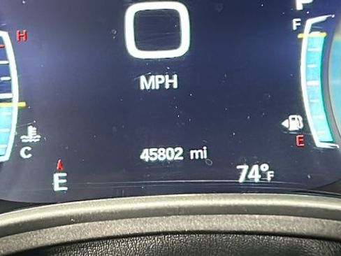 Used 2024 Chrysler Pacifica Touring-L FWD image 18