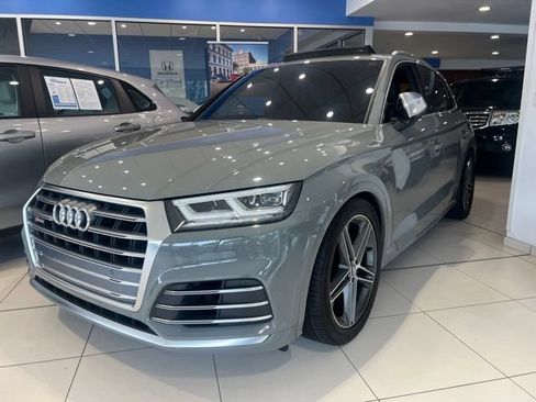 Used 2020 Audi SQ5 Premium Plus w/ Premium Plus Package AWD/4WD image 1