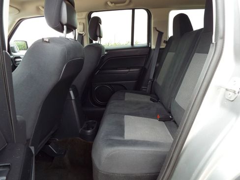 Used 2015 Jeep Patriot Sport w/ Power Value Group FWD image 17