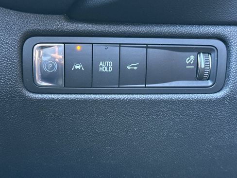 Used 2024 Chevrolet Equinox EV LT FWD image 36